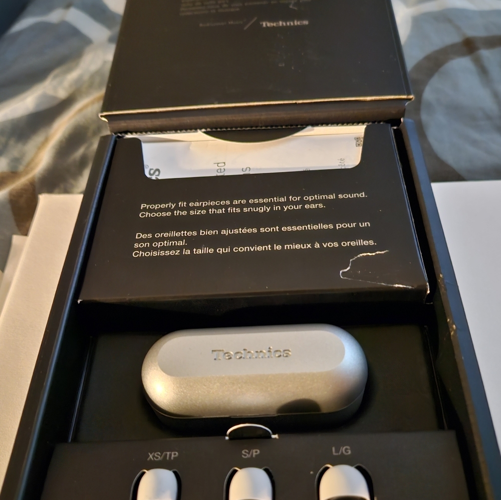 Ear buds - Picture 3 of 4